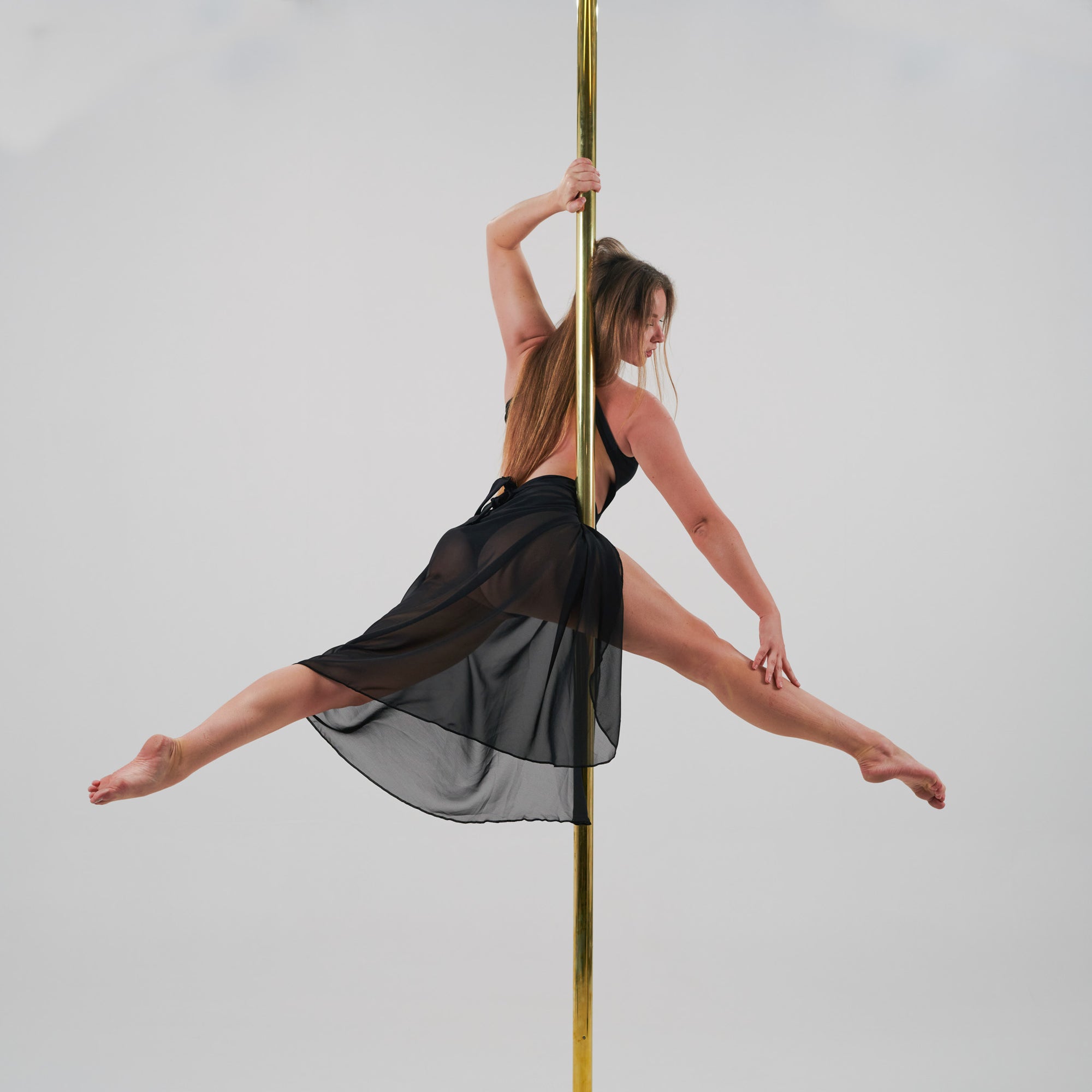 pole dancer in sfh pole wear movement skirt